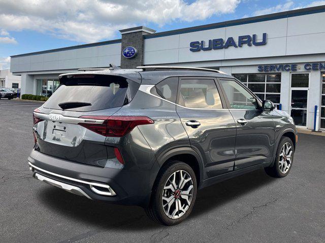 Photo of 2023 Gravity Gray Kia Seltos