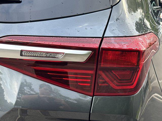 Photo of 2023 Gravity Gray Kia Seltos