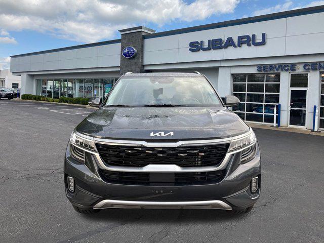 Photo of 2023 Gravity Gray Kia Seltos