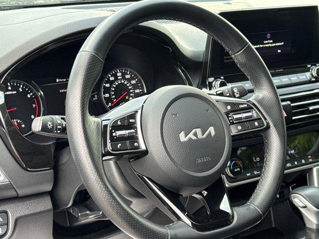 Photo of 2023 Gravity Gray Kia Seltos