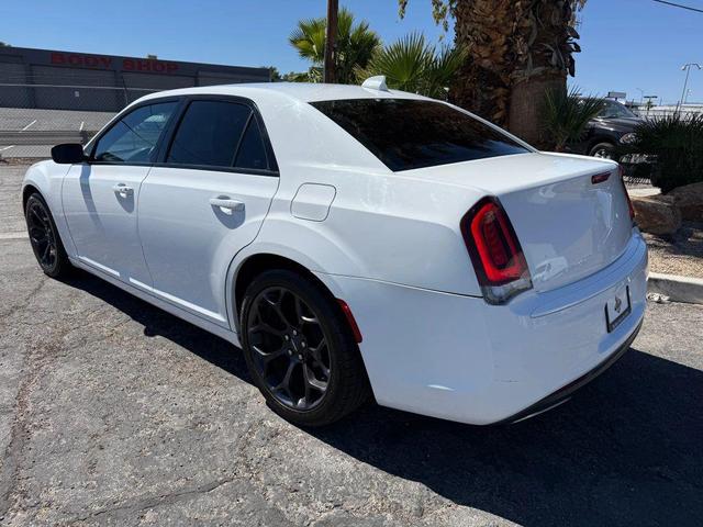 Photo of 2020 Bright White Clearcoat Chrysler 300