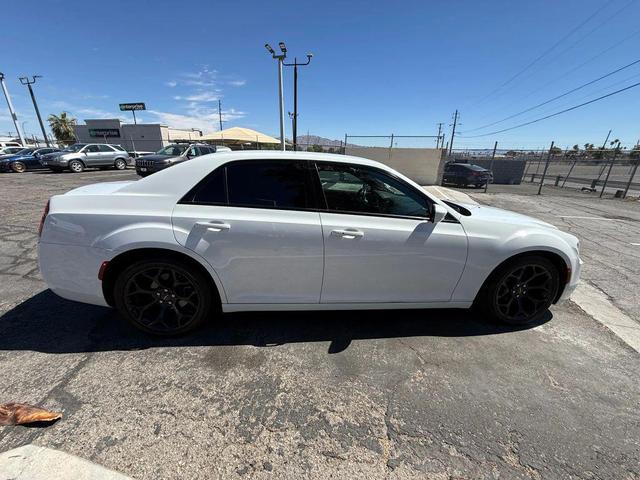 Photo of 2020 Bright White Clearcoat Chrysler 300
