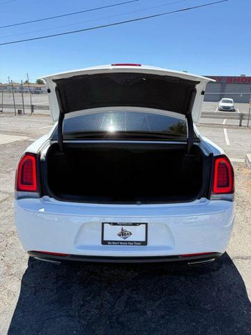 Photo of 2020 Bright White Clearcoat Chrysler 300
