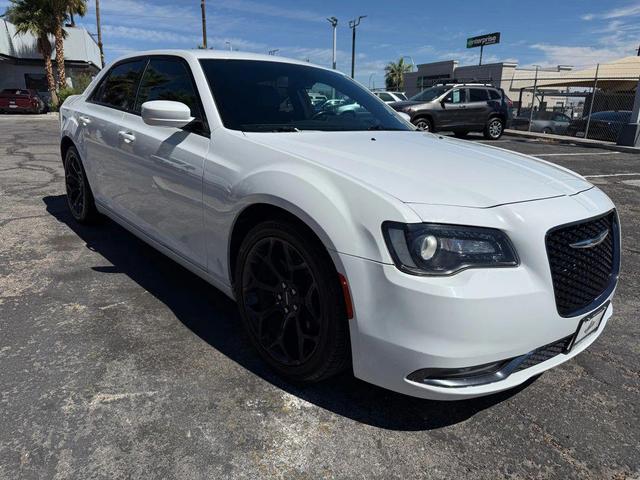 Photo of 2020 Bright White Clearcoat Chrysler 300