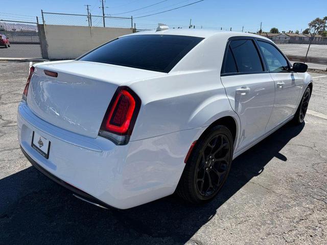 Photo of 2020 Bright White Clearcoat Chrysler 300