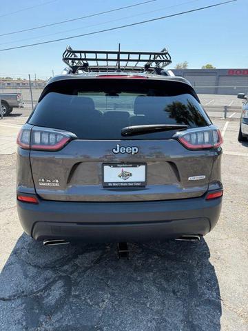 Photo of 2019 Diamond Black Crystal Pearlcoat Jeep Cherokee