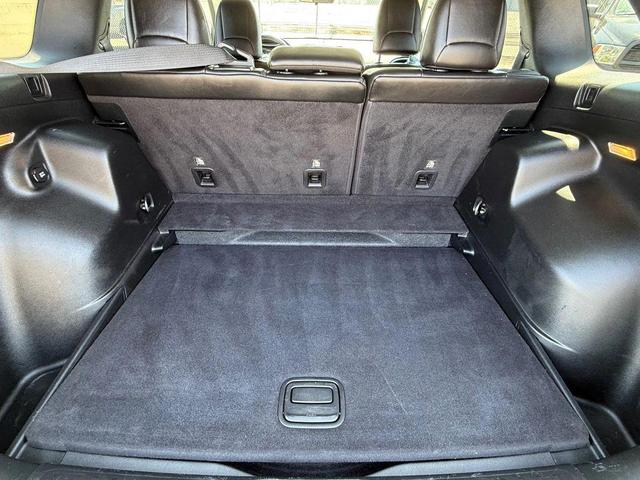 Photo of 2019 Diamond Black Crystal Pearlcoat Jeep Cherokee
