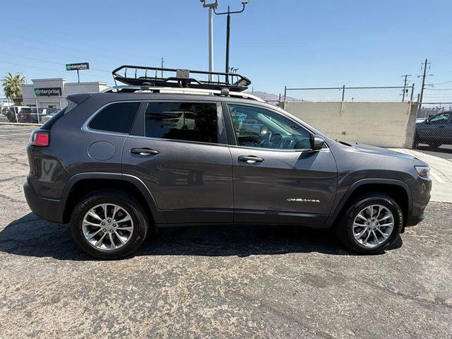 Photo of 2019 Diamond Black Crystal Pearlcoat Jeep Cherokee