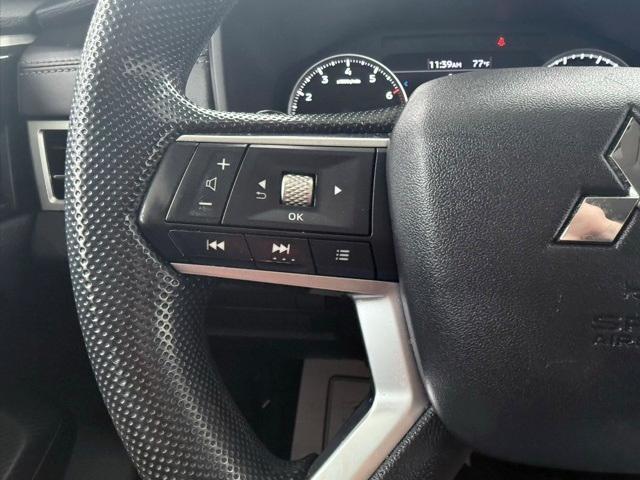 Photo of 2022 White Diamond Mitsubishi Outlander
