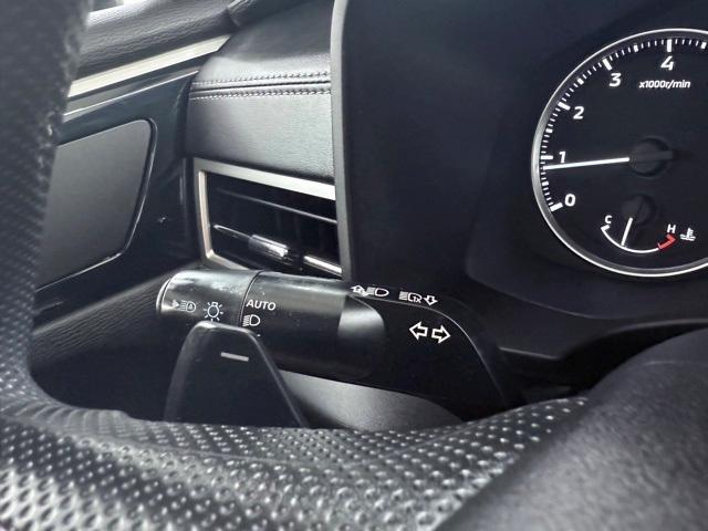 Photo of 2022 White Diamond Mitsubishi Outlander