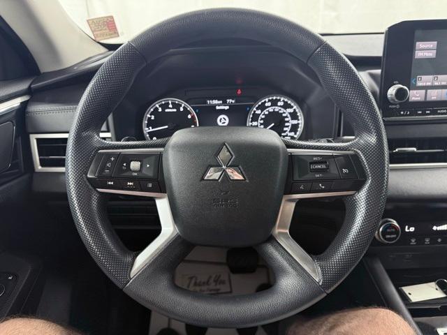 Photo of 2022 White Diamond Mitsubishi Outlander