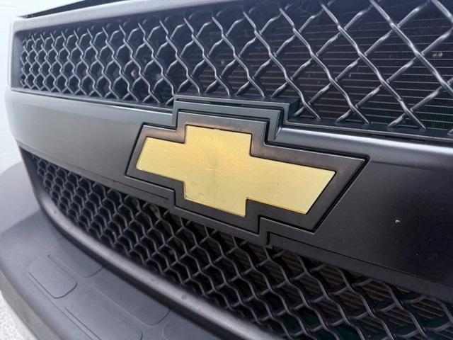 Photo of 2022 Summit White Chevrolet Express 3500