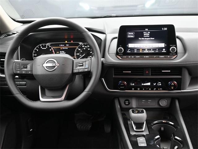 Photo of 2026 Everest White Pearl Tricoat Nissan Rogue