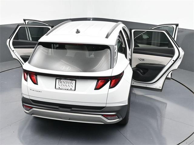 Photo of 2025 Serenity White Pearl Hyundai TUCSON