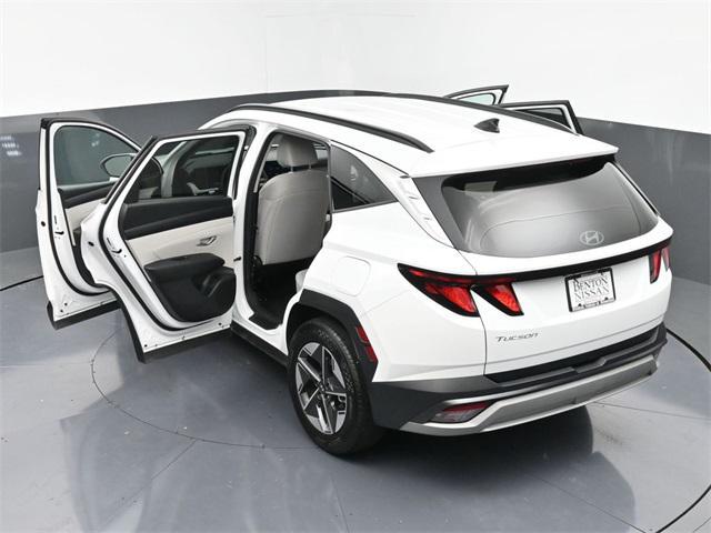 Photo of 2025 Serenity White Pearl Hyundai TUCSON