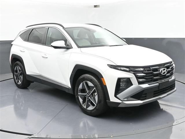 Photo of 2025 Serenity White Pearl Hyundai TUCSON