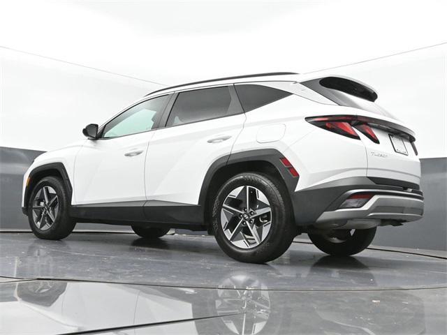 Photo of 2025 Serenity White Pearl Hyundai TUCSON
