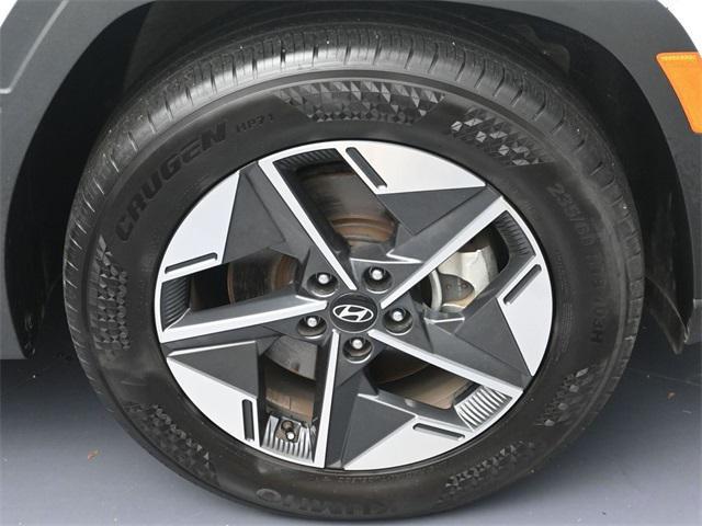 Photo of 2025 Serenity White Pearl Hyundai TUCSON
