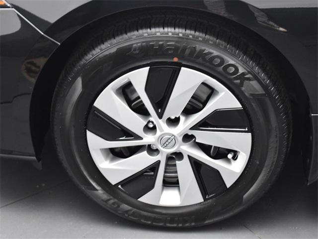 Photo of 2025 Super Black Nissan Altima