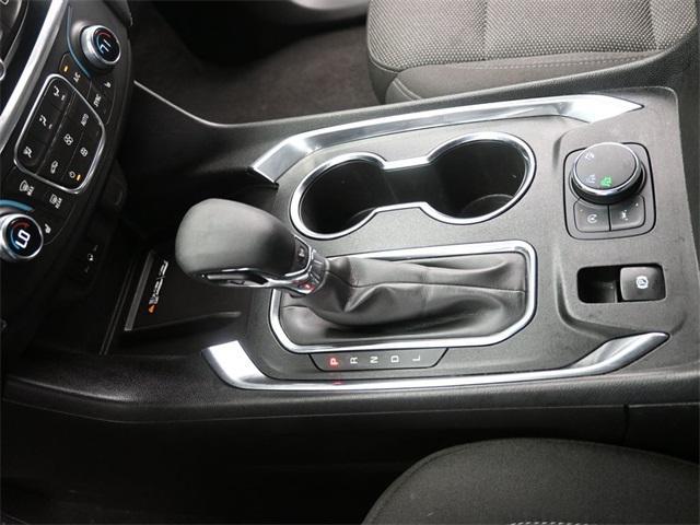 Photo of 2023 Iridescent Pearl Tricoat Chevrolet Traverse