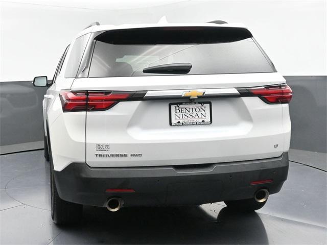Photo of 2023 Iridescent Pearl Tricoat Chevrolet Traverse