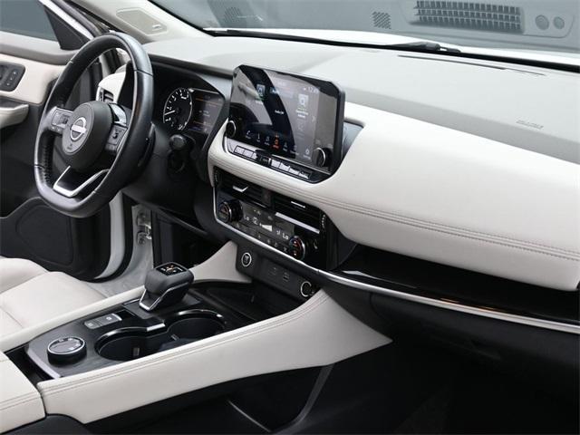 Photo of 2023 Pearl White Tricoat Nissan Rogue