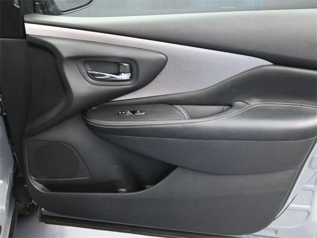 Photo of 2023 Pearl White Tricoat Nissan Rogue