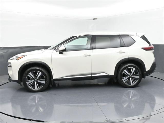 Photo of 2023 Pearl White Tricoat Nissan Rogue