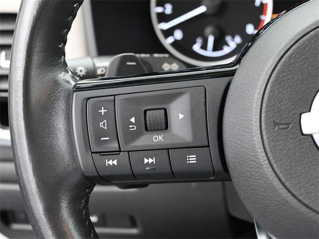 Photo of 2023 Pearl White Tricoat Nissan Rogue