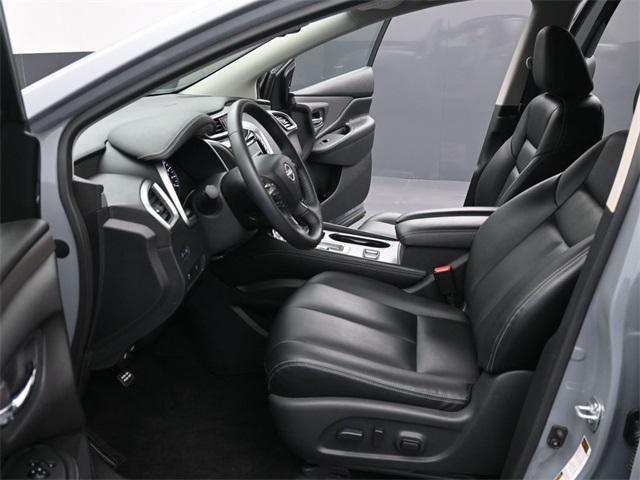 Photo of 2023 Pearl White Tricoat Nissan Rogue