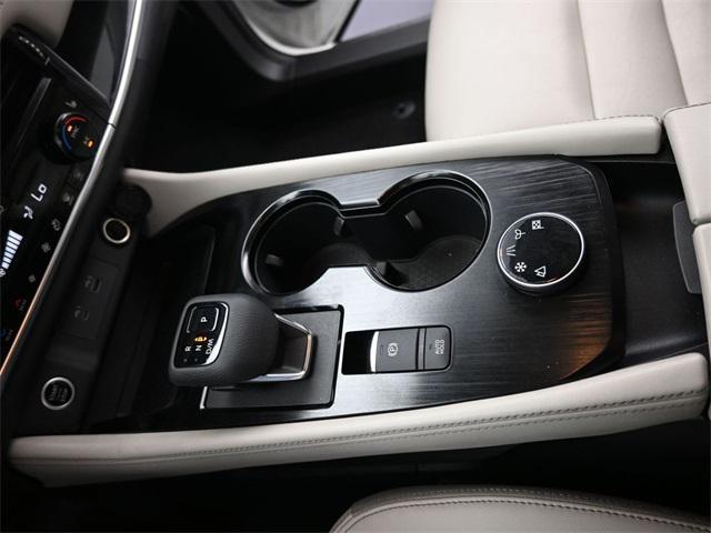 Photo of 2023 Pearl White Tricoat Nissan Rogue