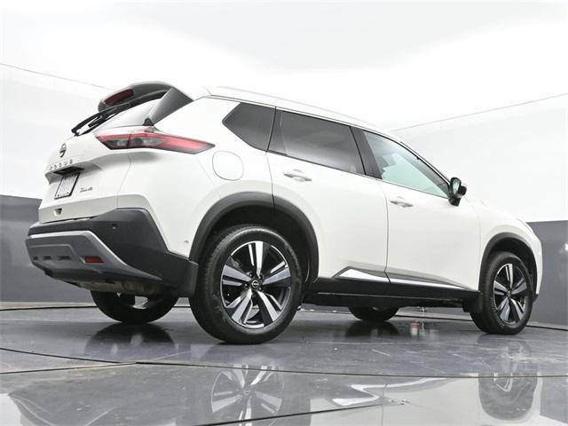 Photo of 2023 Pearl White Tricoat Nissan Rogue
