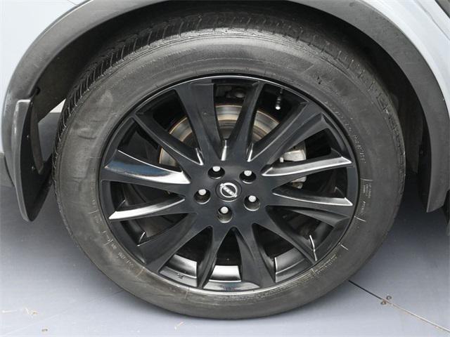 Photo of 2023 Pearl White Tricoat Nissan Rogue