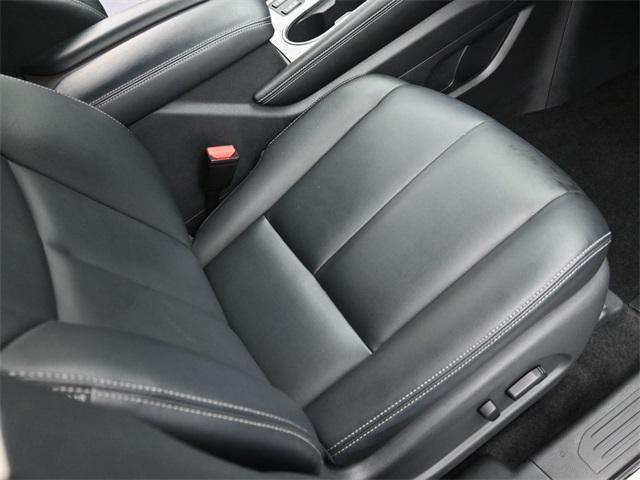 Photo of 2023 Pearl White Tricoat Nissan Rogue