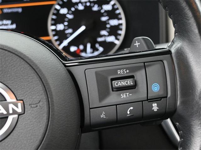 Photo of 2023 Pearl White Tricoat Nissan Rogue