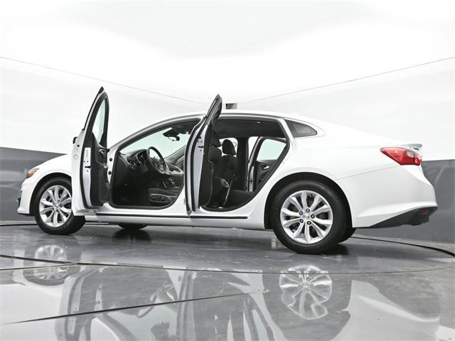 Photo of 2024 Summit White Chevrolet Malibu