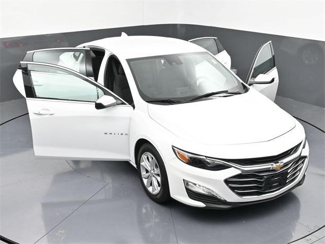 Photo of 2024 Summit White Chevrolet Malibu