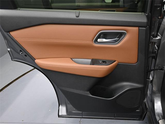 Photo of 2025 Gun Metallic Nissan Rogue