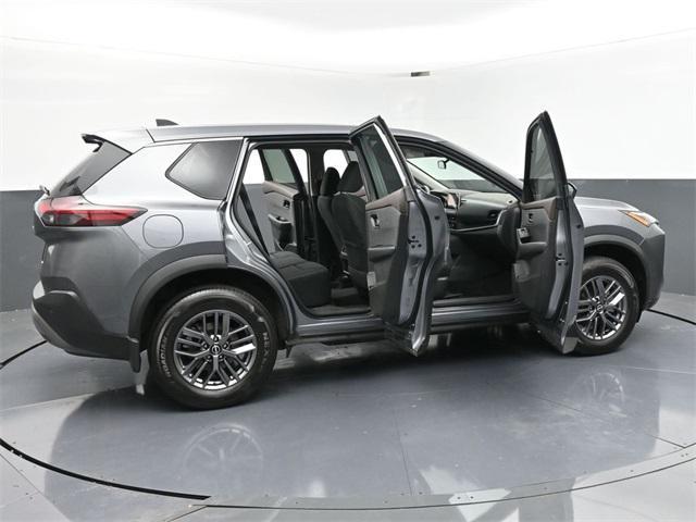 Photo of 2023 Gun Metallic Nissan Rogue