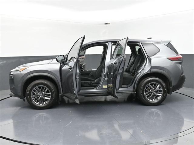 Photo of 2023 Gun Metallic Nissan Rogue