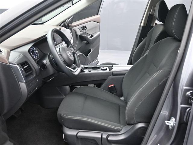 Photo of 2023 Gun Metallic Nissan Rogue
