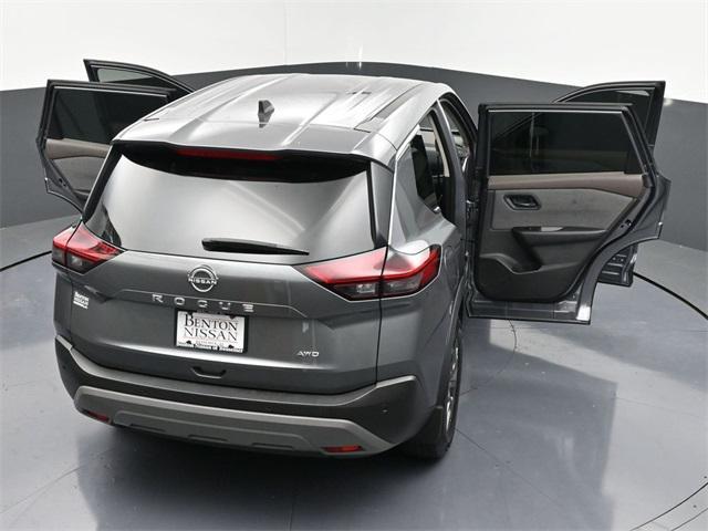 Photo of 2023 Gun Metallic Nissan Rogue