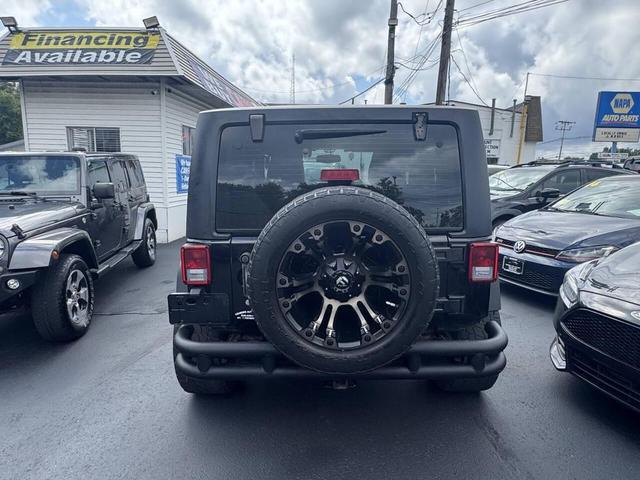 Photo of 2015 Black Clearcoat Jeep Wrangler
