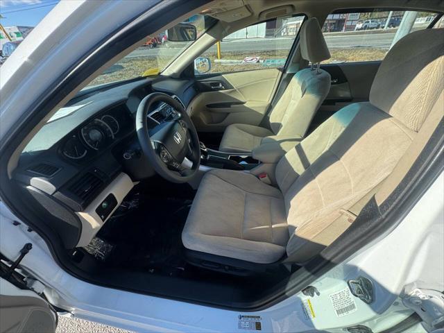 Photo of 2013 White Honda Accord