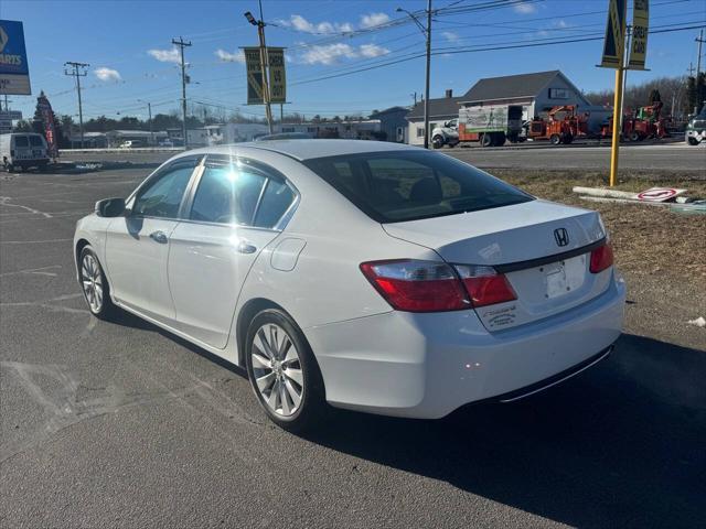 Photo of 2013 White Honda Accord