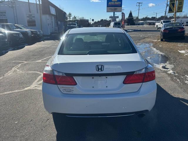 Photo of 2013 White Honda Accord