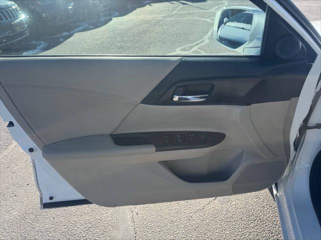 Photo of 2013 White Honda Accord
