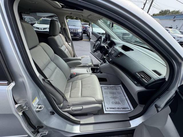 Photo of 2014 Alabaster Silver Metallic Honda CR-V