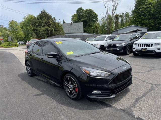 Photo of 2018 Shadow Black Ford Focus ST