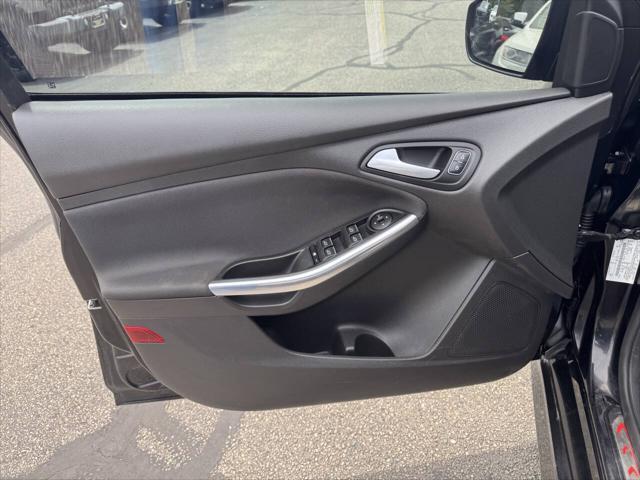 Photo of 2018 Shadow Black Ford Focus ST